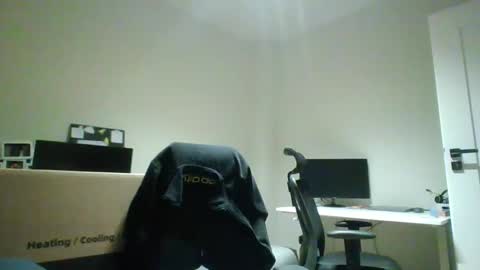 Snapshot of 1kamilkamil11 chatting on January 25, 6:46 pm kam online show from January 25, 6:46 pm