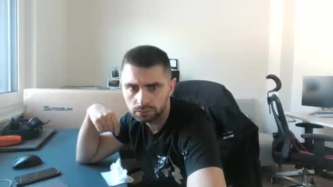 Snapshot of 1kamilkamil11 chatting on January 17, 1:13 pm kam online show from January 17, 1:13 pm