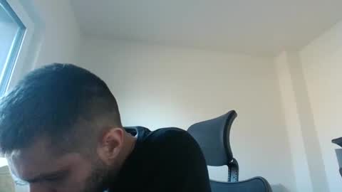 Snapshot of 1kamilkamil11 chatting on February 11, 12:37 pm kam online show from February 11, 12:37 pm