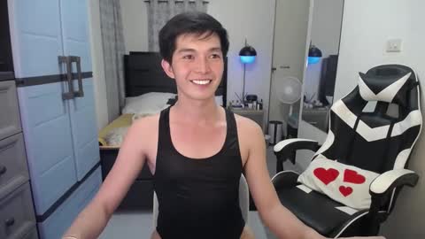 Max online show from December 12, 11:07 am