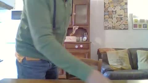 22esserre online show from April 23, 11:15 am