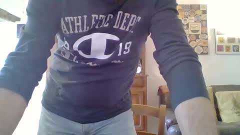 22esserre online show from March 6, 2:03 pm