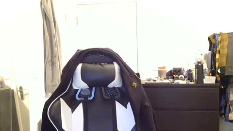 Snapshot of 2323gary chatting on December 8, 8:58 pm 2323gary online show from December 8, 8:58 pm