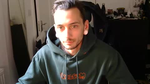 Snapshot of 2323gary chatting on January 12, 10:12 am 2323gary online show from January 12, 10:12 am