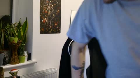 Snapshot of 2323gary chatting on December 30, 8:58 pm 2323gary online show from December 30, 8:58 pm