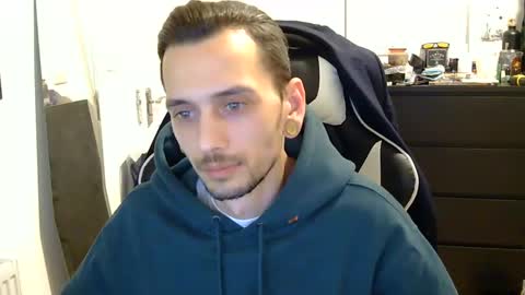 Snapshot of 2323gary chatting on January 14, 8:59 pm 2323gary online show from January 14, 8:59 pm