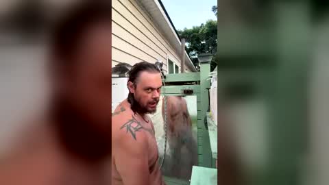 ThrillBilly online show from July 10, 10:40 am