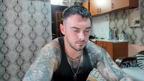 2sexymuscles online show from November 18, 8:34 pm