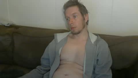 2small4you83 online show from April 25, 1:08 am