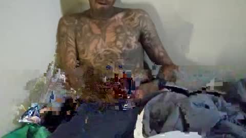 HUGH G RECTION online show from December 4, 6:39 pm