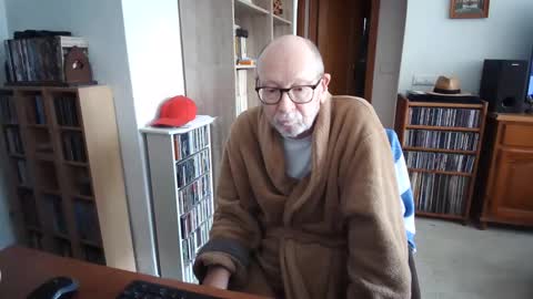  Papi  online show from February 11, 10:20 am