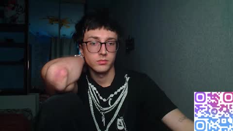 Phillip online show from November 23, 4:12 am