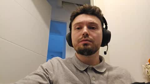 8inchdude93 online show from April 4, 3:20 pm