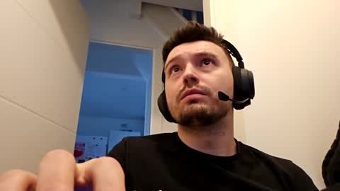 8inchdude93 online show from October 15, 9:06 am