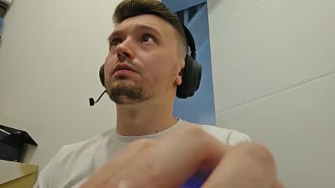 8inchdude93 online show from September 13, 1:12 pm