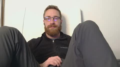 8InchesAndSomeHoles online show from February 24, 8:09 pm