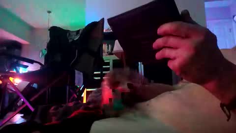 8intenn online show from January 19, 7:32 am