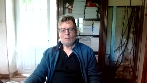 _123_voyeur_ online show from May 1, 9:34 am