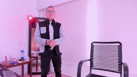 _axelking_ online show from December 2, 11:46 am