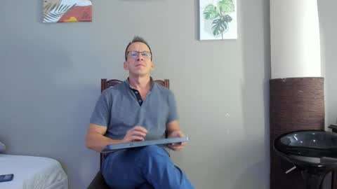 _axelking_ online show from November 24, 11:22 am