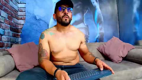 Dylan Santos online show from March 18, 10:35 pm