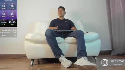 Snapshot of _juanes__ chatting on February 25, 2:44 pm _juanes__ online show from February 25, 2:44 pm