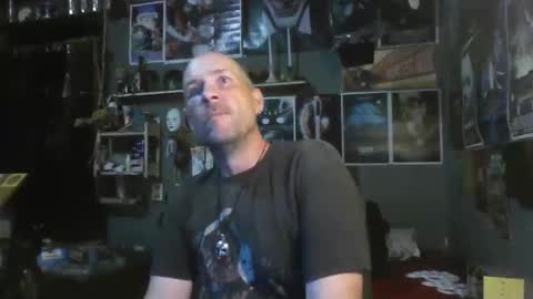 Snapshot of _longfellow chatting on October 21, 4:04 am That guy online show from October 21, 4:04 am
