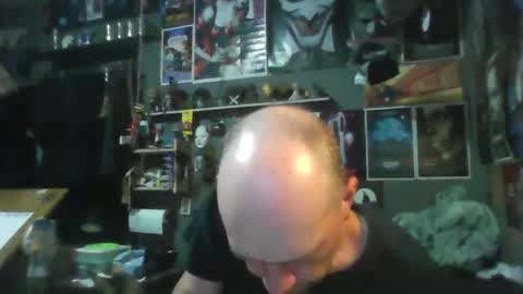 That guy online show from April 9, 6:19 am