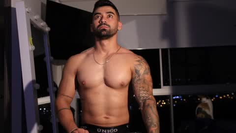 soy mike online show from February 8, 1:43 am