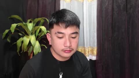 _superhotlatino_ online show from April 23, 3:25 pm