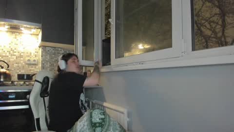 _torfin_ online show from December 15, 10:48 pm