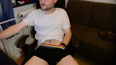 _whoisthatguy_ online show from November 4, 6:20 pm