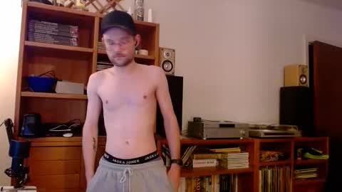 _whoisthatguy_ online show from March 14, 5:42 pm