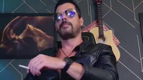 Aaron online show from February 27, 4:39 pm