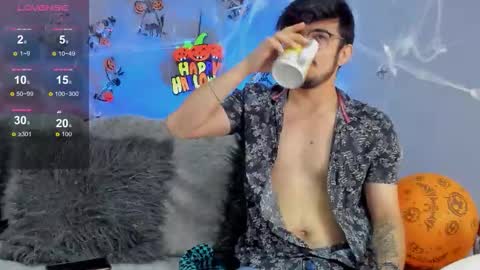 aaronfuentes7 online show from October 15, 7:10 pm