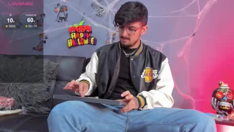 aaronfuentes7 online show from October 25, 3:30 am