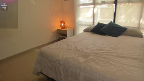 Aaron online show from February 26, 8:21 pm