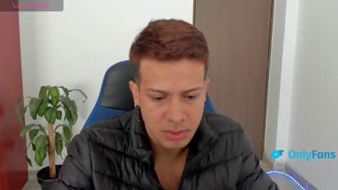 Independence model AbelAsburgo online show from January 18, 2:08 pm