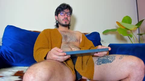 Snapshot of ackerman_eren_ chatting on February 10, 12:39 pm R. online show from February 10, 12:39 pm