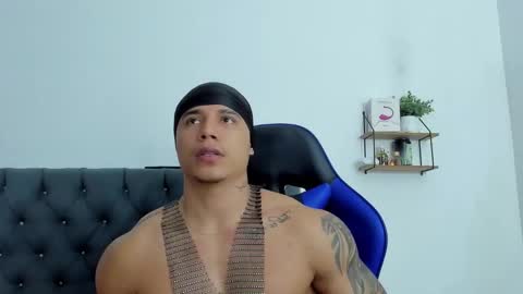 adam boss online show from December 19, 8:11 am