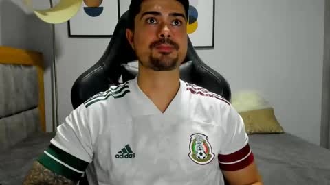 adam clarke online show from December 4, 5:36 am