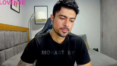 Snapshot of adam_clarke chatting on October 22, 12:35 am adam clarke online show from October 22, 12:35 am