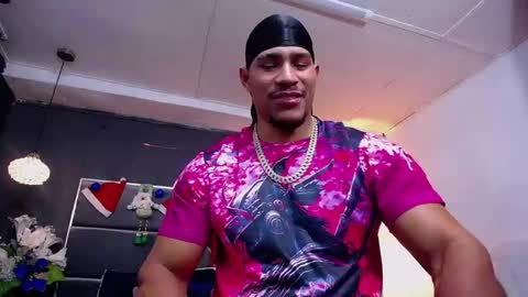 Adam online show from December 3, 3:40 pm