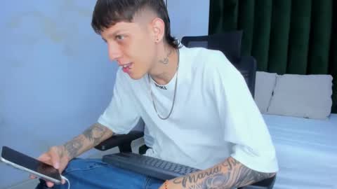 Snapshot of adam_hard_ chatting on December 5, 7:40 pm Adam online show from December 5, 7:40 pm