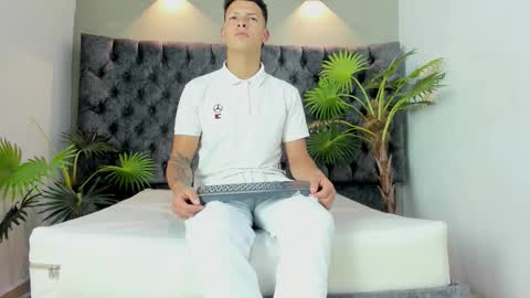 adam_russell2 online show from March 2, 4:45 am