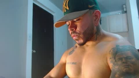 adam shilder7 online show from February 13, 10:26 pm