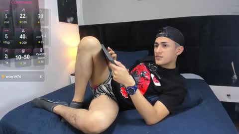 adam_walker_1 online show from March 28, 3:01 pm