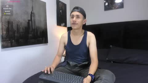 adam_walker_1 online show from May 16, 3:32 pm