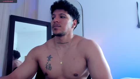 adambrocs1 online show from April 18, 5:58 pm