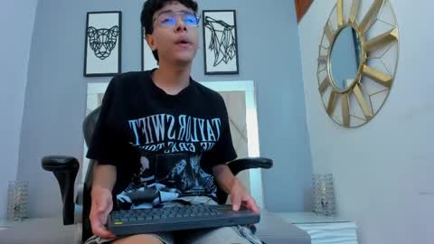 Adams Bobby online show from March 31, 11:23 am